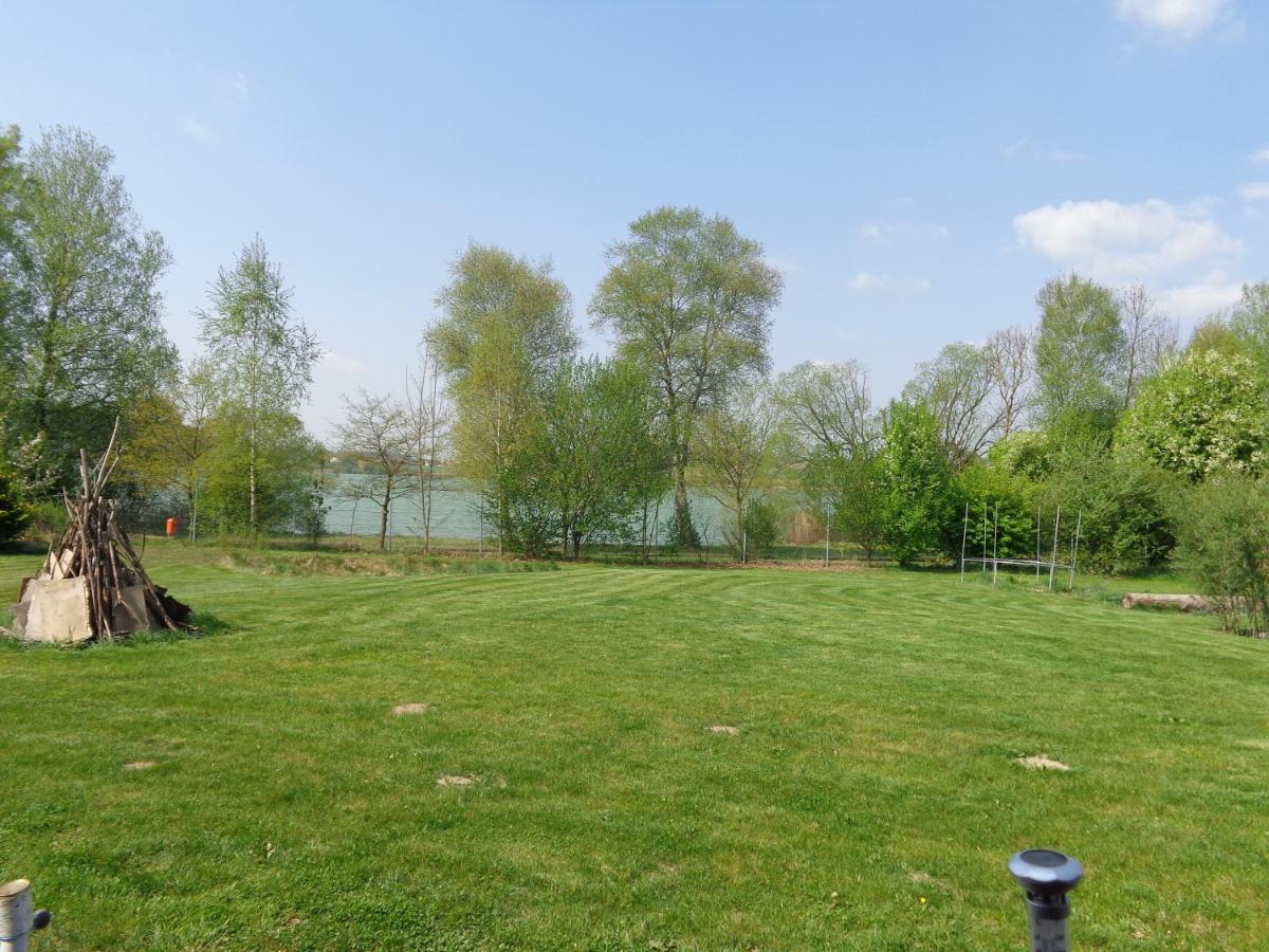 Barrierefreies Zimmer Im Blockhaus Mit Sauna Am See Soyen Exterior photo